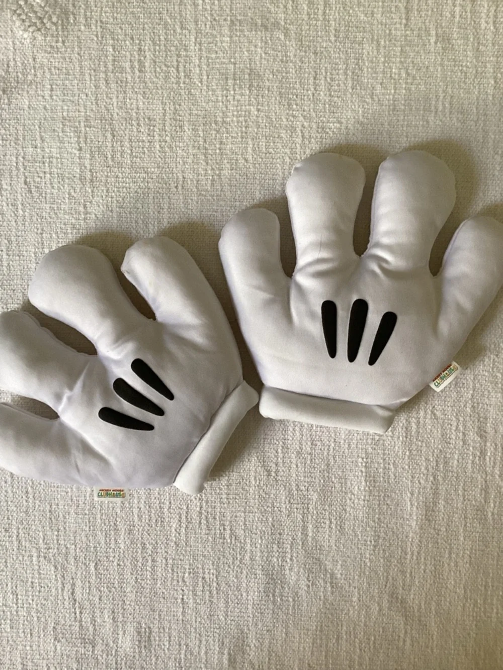 Disney Parks Mickey Mouse White Gloves Hands Soft Plush Pre-owned PT-1
